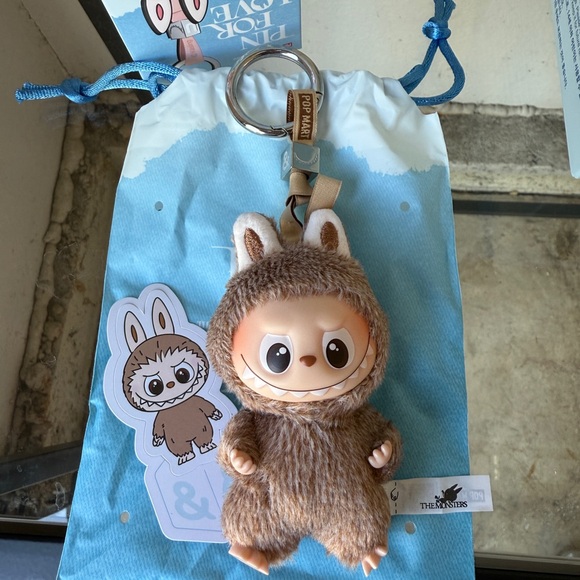 Labubu Pin For Love “&” - Picture 2 of 3